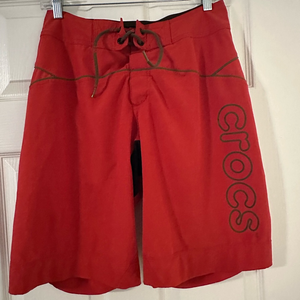 Crocs Swim Shorts
Size S
Red & Gray